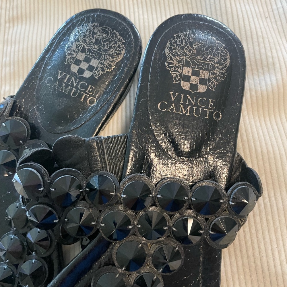 Vince Camuto Women's Black Leather Wedge Sandal Size 8 - Picture 4 of 6